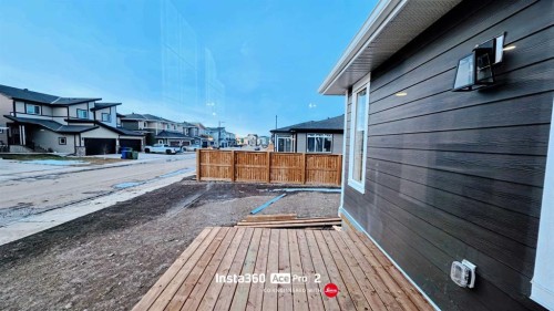 277 Waterford Way, Chestermere, AB - Outdoor