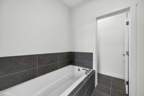 277 Waterford Way, Chestermere, AB - Indoor Photo Showing Bathroom