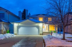 307 Hamptons Mews NW Calgary, AB T3A 5B2