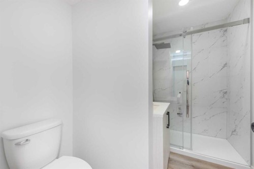 307 Hamptons Mews Nw, Calgary, AB - Indoor Photo Showing Bathroom