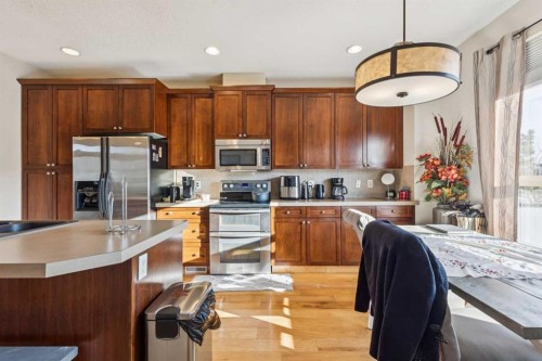 15008 Prestwick Boulevard Se, Calgary, AB - Indoor Photo Showing Kitchen