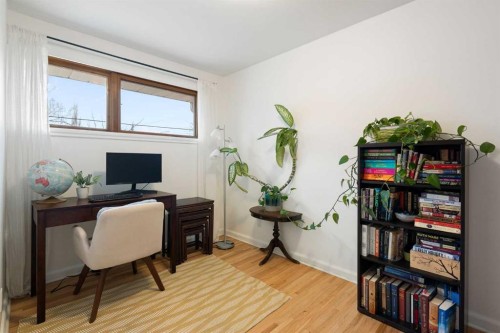 4823 Waverley Drive Sw, Calgary, AB - Indoor Photo Showing Office
