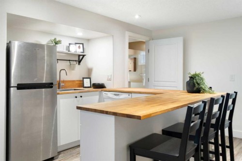 4823 Waverley Drive Sw, Calgary, AB - Indoor