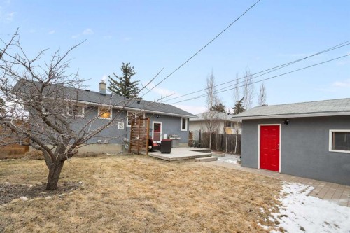 4823 Waverley Drive Sw, Calgary, AB - Outdoor