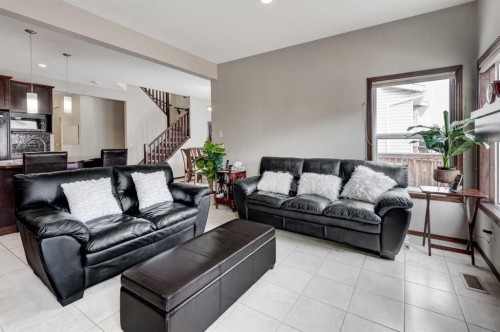 42 Everoak Green Sw, Calgary, AB - Indoor Photo Showing Living Room