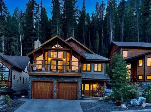 997 Wilson Way  Canmore, AB T1W 3C5