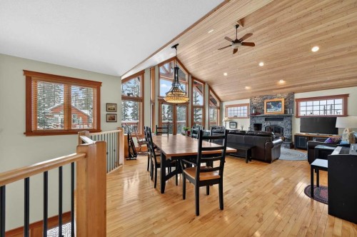 997 Wilson Way, Canmore, AB - Indoor Photo Showing Dining Room