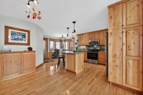 997 Wilson Way, Canmore, AB - Indoor Photo Showing Kitchen