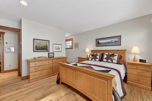 997 Wilson Way, Canmore, AB - Indoor Photo Showing Bedroom