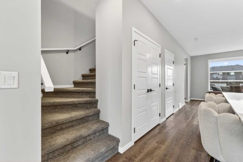 94 Wolf Gate Nw, Okotoks, AB - Indoor Photo Showing Other Room