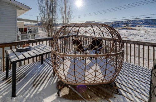 823 Bankview Drive, Drumheller, AB - Outdoor