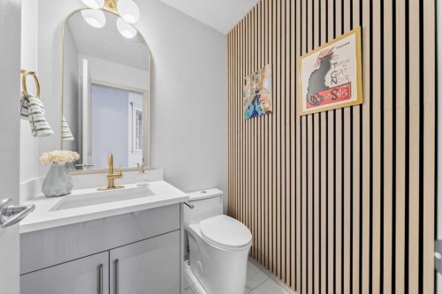 46 Discovery Ridge Road Sw, Calgary, AB - Indoor Photo Showing Bathroom
