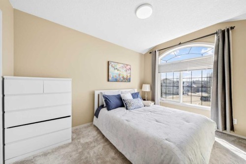 46 Discovery Ridge Road Sw, Calgary, AB - Indoor Photo Showing Bedroom
