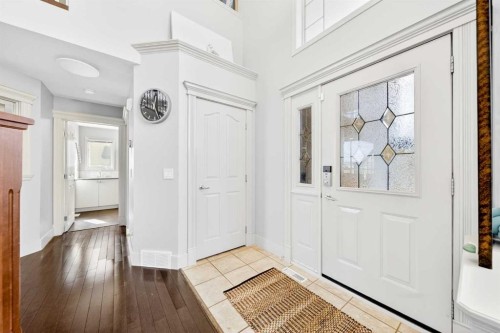 46 Discovery Ridge Road Sw, Calgary, AB - Indoor Photo Showing Other Room