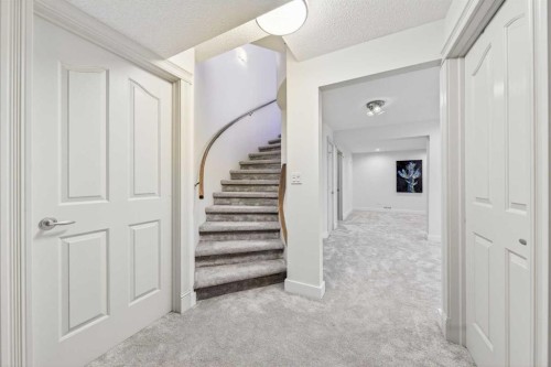 46 Discovery Ridge Road Sw, Calgary, AB - Indoor Photo Showing Other Room