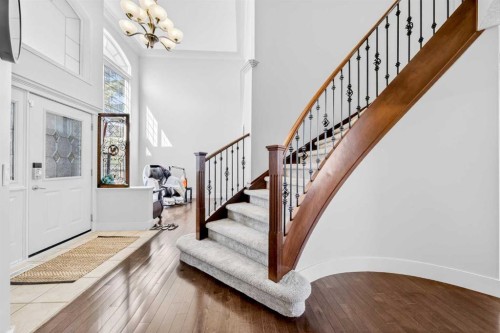 46 Discovery Ridge Road Sw, Calgary, AB - Indoor Photo Showing Other Room