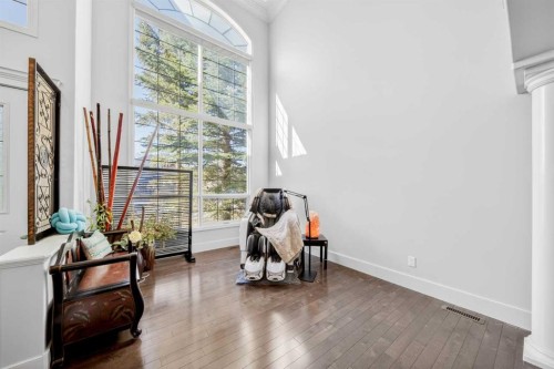 46 Discovery Ridge Road Sw, Calgary, AB - Indoor Photo Showing Other Room