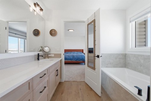 459 Rivercrest Road, Cochrane, AB - Indoor Photo Showing Bathroom