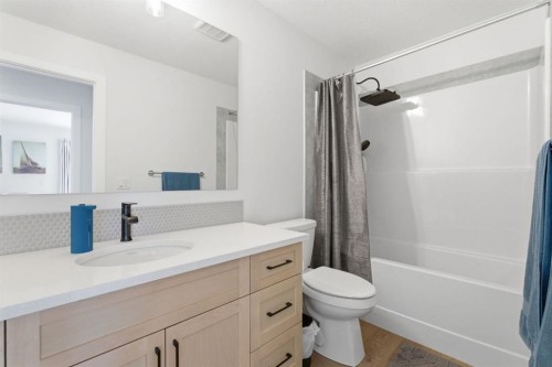 459 Rivercrest Road, Cochrane, AB - Indoor Photo Showing Bathroom