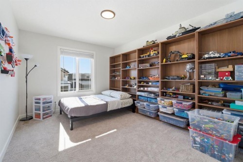 459 Rivercrest Road, Cochrane, AB - Indoor Photo Showing Bedroom