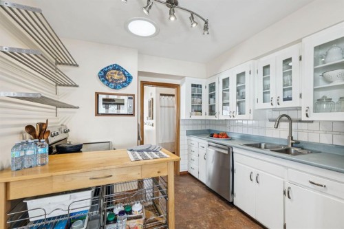 2363 23 Street Nw, Calgary, AB - Indoor Photo Showing Kitchen With Double Sink