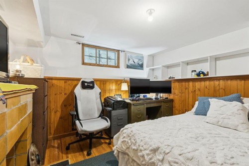 2363 23 Street Nw, Calgary, AB - Indoor Photo Showing Bedroom