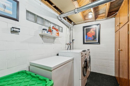 2363 23 Street Nw, Calgary, AB - Indoor Photo Showing Laundry Room