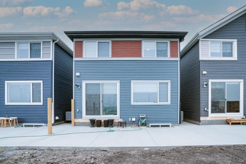 673 Corner Meadows Way Ne, Calgary, AB - Outdoor