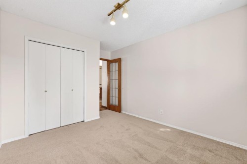 31 Sunset Crescent, Okotoks, AB - Indoor Photo Showing Other Room