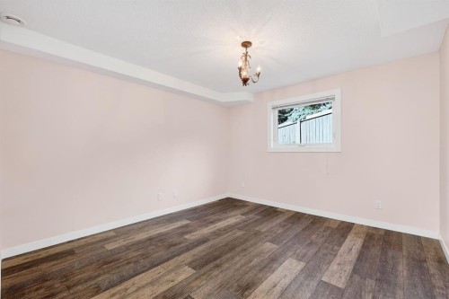 31 Sunset Crescent, Okotoks, AB - Indoor Photo Showing Other Room