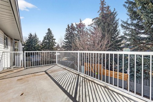 31 Sunset Crescent, Okotoks, AB - Outdoor