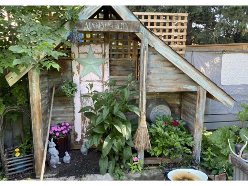 31 Sunset Crescent, Okotoks, AB - Outdoor