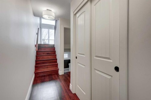 14 Everridge Common Sw, Calgary, AB - Indoor Photo Showing Other Room