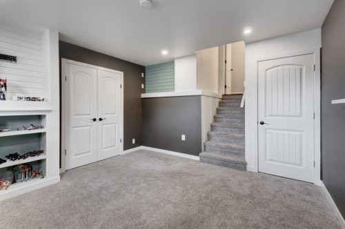 14 Everridge Common Sw, Calgary, AB - Indoor Photo Showing Other Room