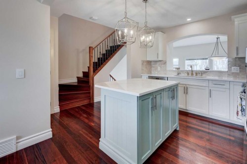 14 Everridge Common Sw, Calgary, AB - Indoor Photo Showing Kitchen