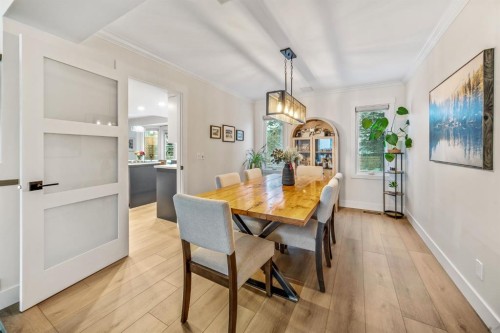 76 Stradbrooke Way Sw, Calgary, AB - Indoor Photo Showing Dining Room