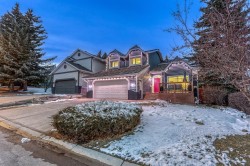 76 Stradbrooke Way SW Calgary, AB T3H 1S5