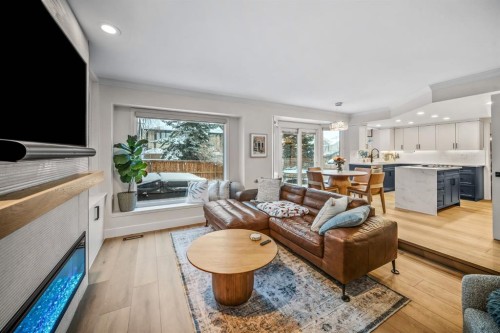 76 Stradbrooke Way Sw, Calgary, AB - Indoor Photo Showing Living Room