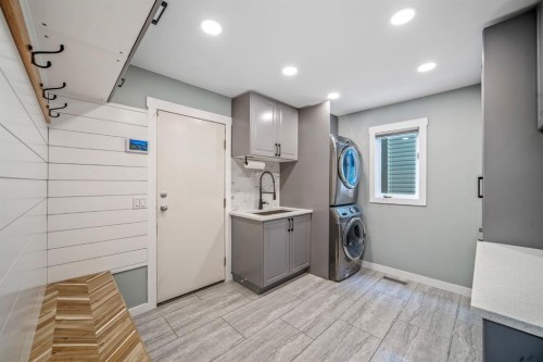 76 Stradbrooke Way Sw, Calgary, AB - Indoor Photo Showing Laundry Room