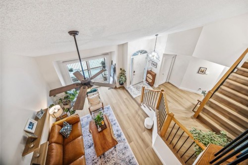 76 Stradbrooke Way Sw, Calgary, AB - Indoor Photo Showing Other Room