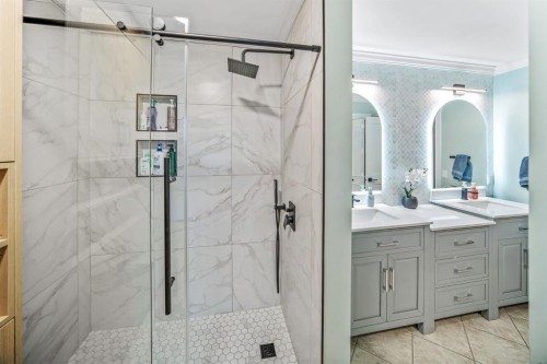 76 Stradbrooke Way Sw, Calgary, AB - Indoor Photo Showing Bathroom