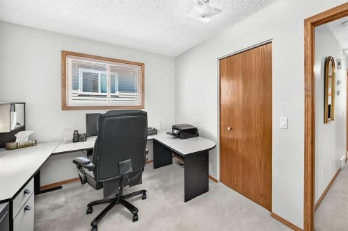 11444 Coventry Boulevard Ne, Calgary, AB - Indoor Photo Showing Office