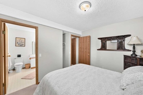 11444 Coventry Boulevard Ne, Calgary, AB - Indoor Photo Showing Bedroom