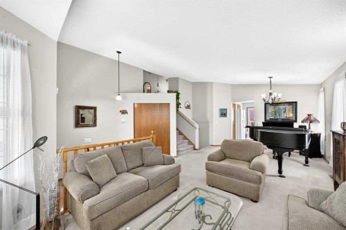 11444 Coventry Boulevard Ne, Calgary, AB - Indoor Photo Showing Living Room
