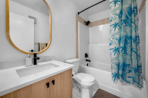 288 Sora Terrace Se, Calgary, AB - Indoor Photo Showing Bathroom
