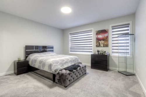1545 33 Avenue Sw, Calgary, AB - Indoor Photo Showing Bedroom