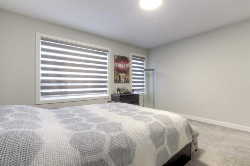 1545 33 Avenue Sw, Calgary, AB - Indoor Photo Showing Bedroom