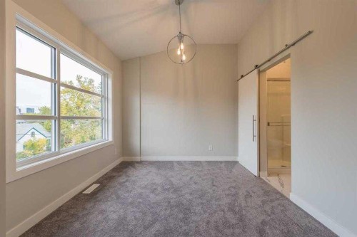 1545 33 Avenue Sw, Calgary, AB - Indoor Photo Showing Other Room