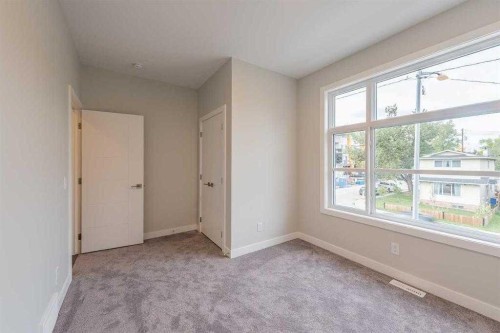 1545 33 Avenue Sw, Calgary, AB - Indoor Photo Showing Other Room