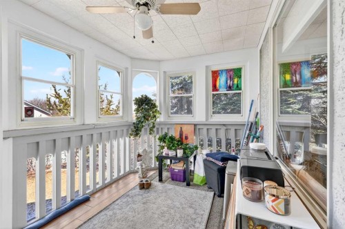 8 Somerset Gate Sw, Calgary, AB - Indoor Photo Showing Other Room